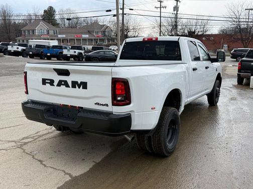 2026 RAM 3500 Tradesman Crew Cab 4x4 8' Box