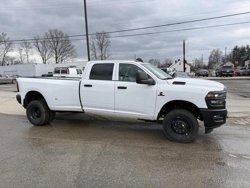 2026 RAM 3500 Tradesman Crew Cab 4x4 8' Box