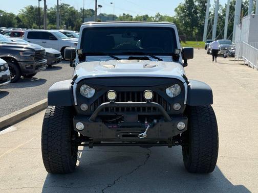 Bright White Clearcoat 2018 Jeep Wrangler JK Unlimited Sport