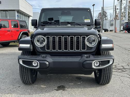 2026 Jeep Wrangler 4-Door Sahara 4x4