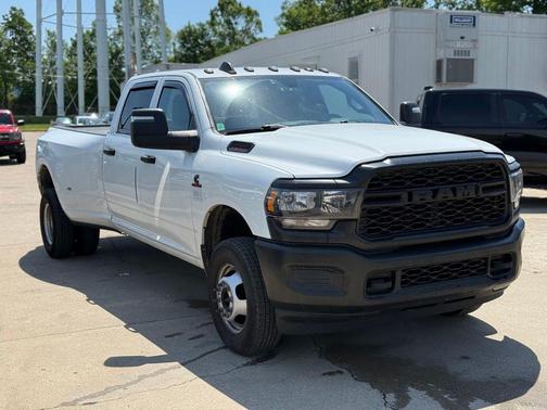 Bright White Clearcoat 2024 RAM 3500 Tradesman Crew Cab 4x4 8' Box
