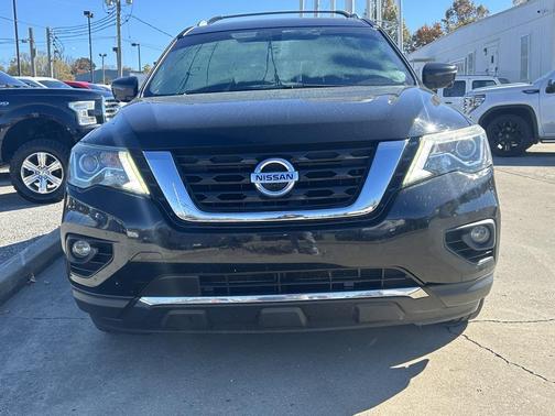2017 Nissan Pathfinder SL
