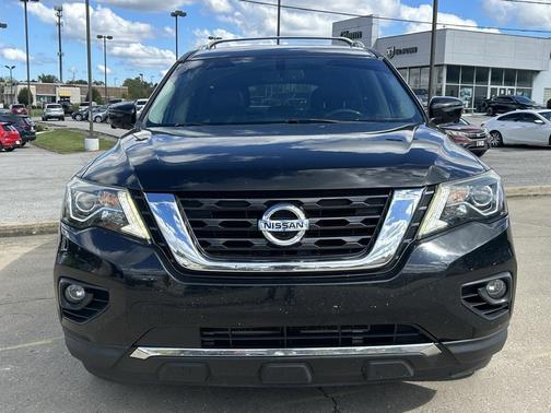 2017 Nissan Pathfinder SL