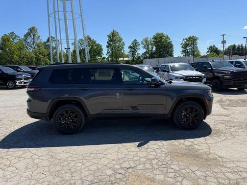 Baltic Gray Metallic Clearcoat 2026 Jeep Grand Cherokee L Altitude