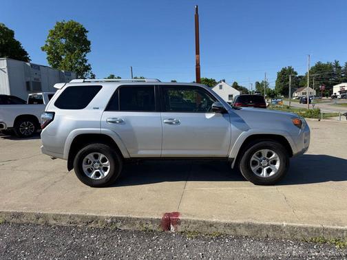 Classic Silver Metallic 2016 Toyota 4Runner SR5 Premium