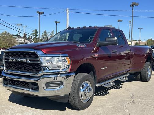 2020 RAM 3500 Tradesman Crew Cab 4x4 8' Box