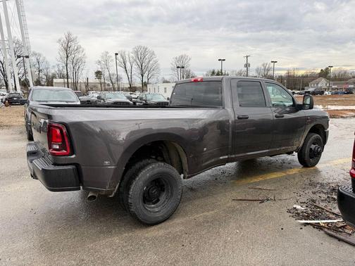 2026 RAM 3500 Tradesman Crew Cab 4x4 8' Box