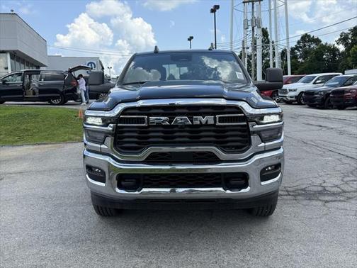 2025 RAM 2500 Tradesman Crew Cab 4x4 6'4' Box