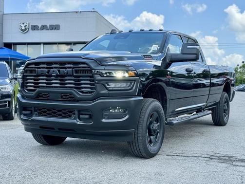 2025 RAM 3500 Tradesman Crew Cab 4x4 8' Box