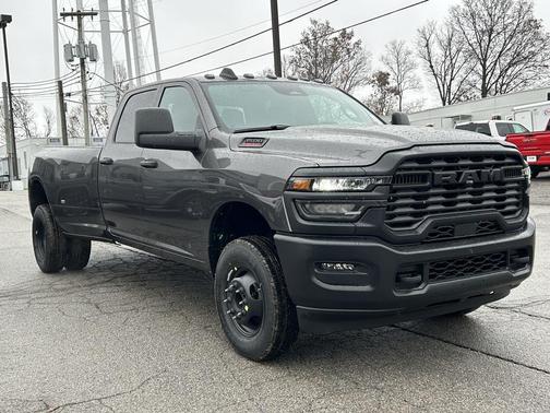 2026 RAM 3500 Tradesman Crew Cab 4x4 8' Box