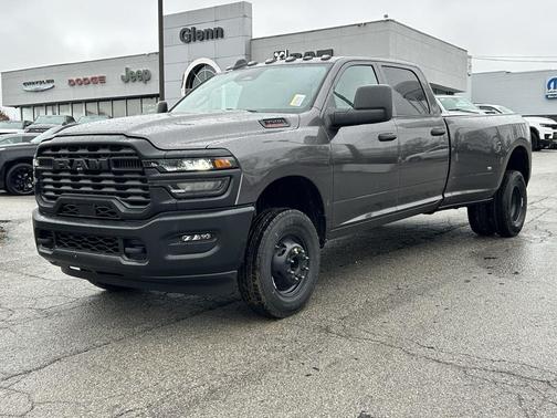 2026 RAM 3500 Tradesman Crew Cab 4x4 8' Box