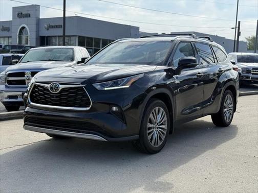 2023 Toyota Highlander Platinum