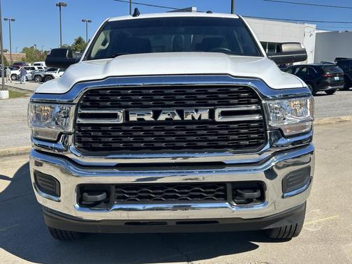 2022 RAM 3500 Big Horn Crew Cab 4x4 6'4' Box