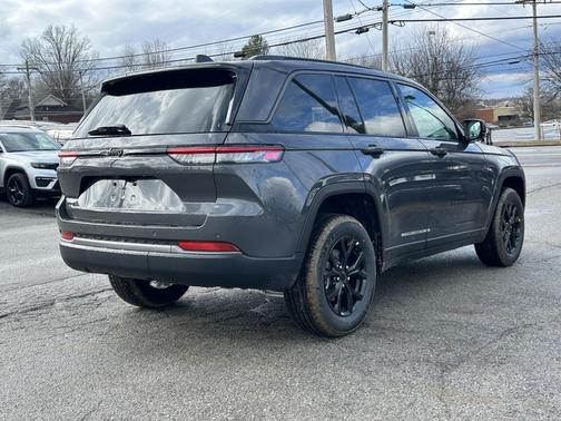 2026 Jeep Grand Cherokee Altitude