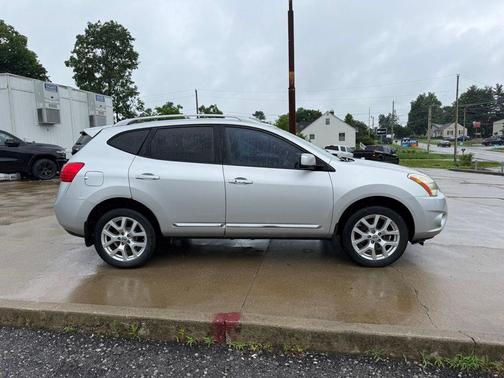 Brilliant Silver Metallic 2011 Nissan Rogue SV