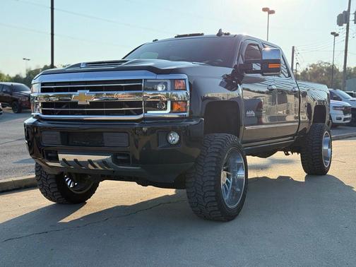 Black 2018 Chevrolet Silverado 2500 High Country