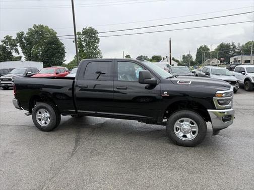 2025 RAM 2500 Tradesman Crew Cab 4x4 6'4' Box