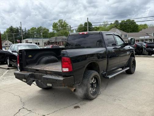 2017 RAM 3500 Tradesman Crew Cab 4x4 6'4' Box