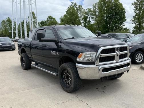 2017 RAM 3500 Tradesman Crew Cab 4x4 6'4' Box