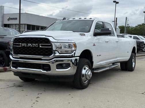 2022 RAM 3500 Big Horn Crew Cab 4x4 8' Box