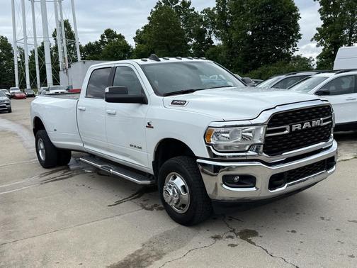 2022 RAM 3500 Big Horn Crew Cab 4x4 8' Box