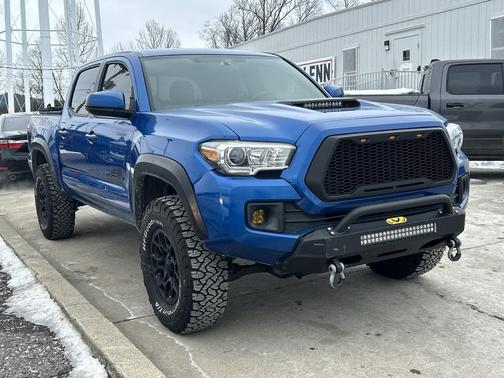 2017 Toyota Tacoma TRD Sport