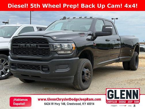 Diamond Black Crystal Pearlcoat 2024 RAM 3500 Tradesman Crew Cab 4x4 8' Box