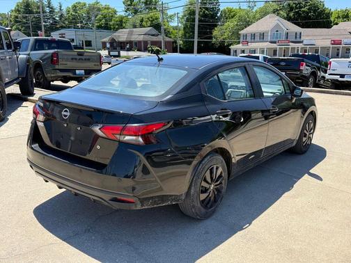 Super Black 2024 Nissan Versa 1.6 S