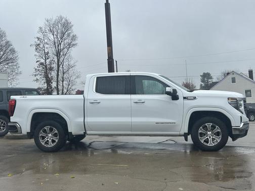 2024 GMC Sierra 1500 SLT