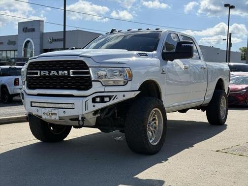 2023 RAM 2500 Tradesman Crew Cab 4x4 6'4' Box
