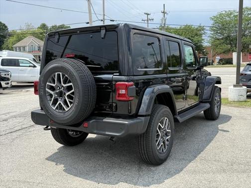 2025 Jeep Wrangler 4-Door Sahara 4x4