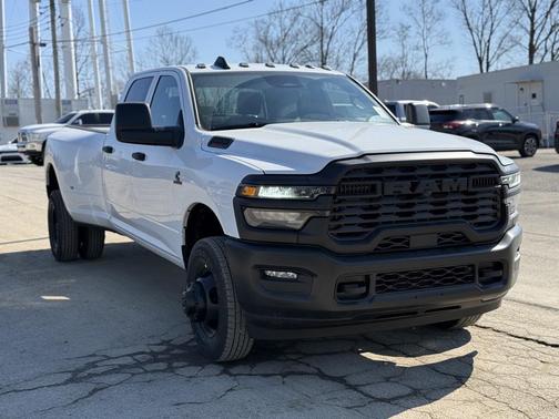 2026 RAM 3500 Tradesman Crew Cab 4x4 8' Box