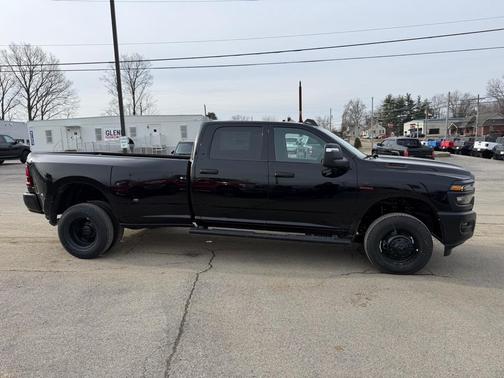 2026 RAM 3500 Tradesman Crew Cab 4x4 8' Box