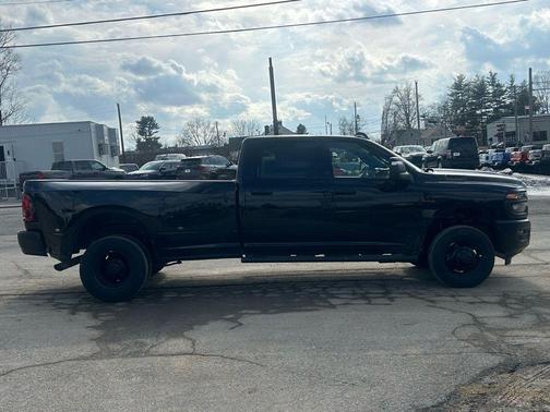 2026 RAM 3500 Tradesman Crew Cab 4x4 8' Box