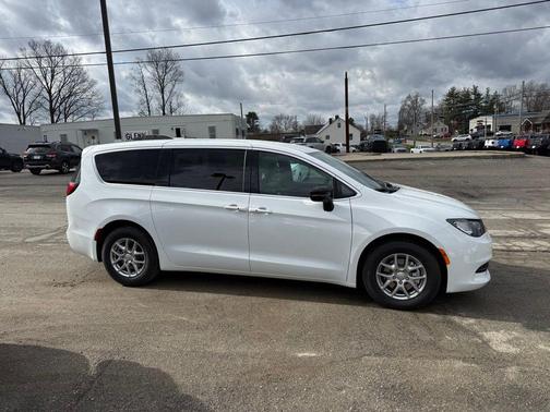 Bright White Clearcoat 2026 Chrysler Voyager LX