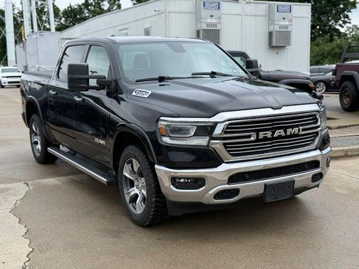 Diamond Black Crystal Pearlcoat 2020 RAM 1500 Laramie