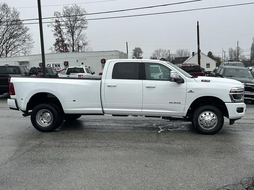 2026 RAM 3500 Laramie Crew Cab 4x4 8' Box