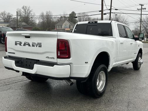 2026 RAM 3500 Laramie Crew Cab 4x4 8' Box
