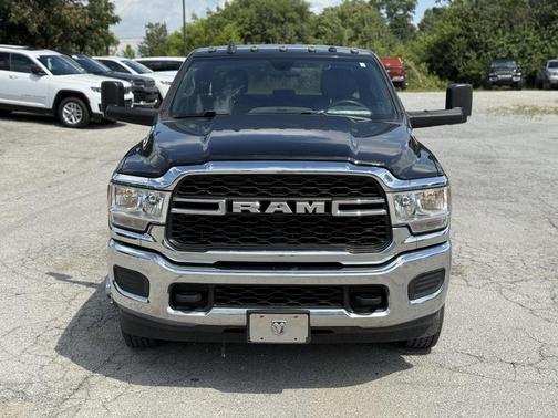 2022 RAM 3500 Tradesman Crew Cab 4x4 8' Box