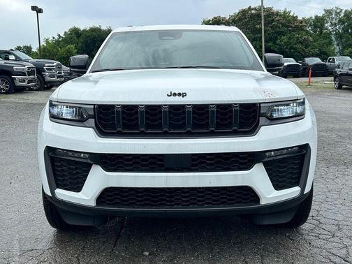 Bright White Clearcoat 2026 Jeep Grand Cherokee Limited