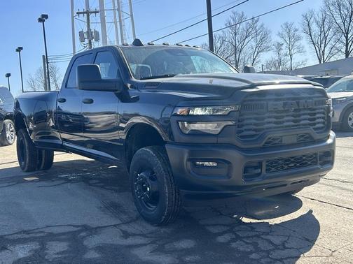 2026 RAM 3500 Tradesman Crew Cab 4x4 8' Box