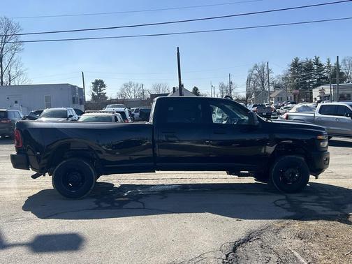 2026 RAM 3500 Tradesman Crew Cab 4x4 8' Box