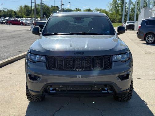 Sting-Gray Clearcoat 2019 Jeep Grand Cherokee Upland