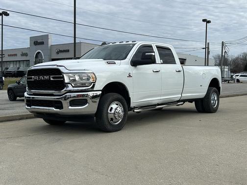 2023 RAM 3500 Tradesman Crew Cab 4x4 8' Box