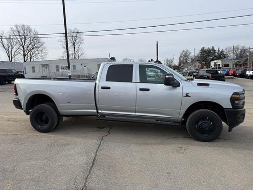 2026 RAM 3500 Tradesman Crew Cab 4x4 8' Box