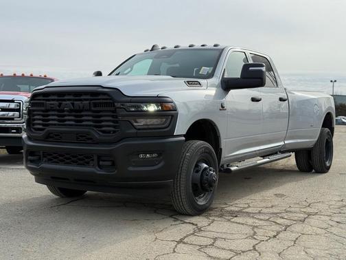 2026 RAM 3500 Tradesman Crew Cab 4x4 8' Box