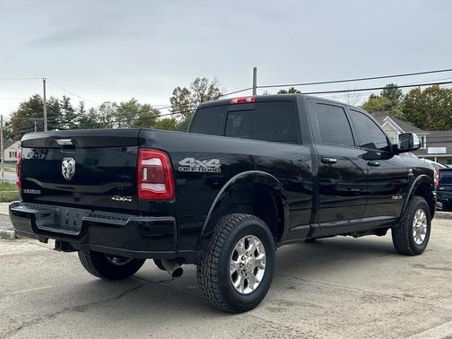 2022 RAM 2500 Laramie Crew Cab 4x4 6'4' Box