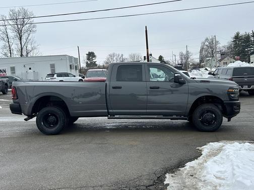 2026 RAM 3500 Tradesman Crew Cab 4x4 8' Box