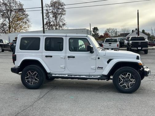 2026 Jeep Wrangler 4-Door Sahara 4x4