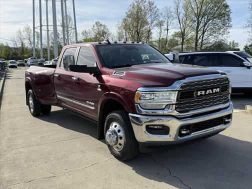 2022 RAM 3500 Limited Crew Cab 4x4 8' Box